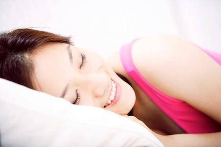 9 No-Brainer Bedtime Rituals for Beautiful Skin