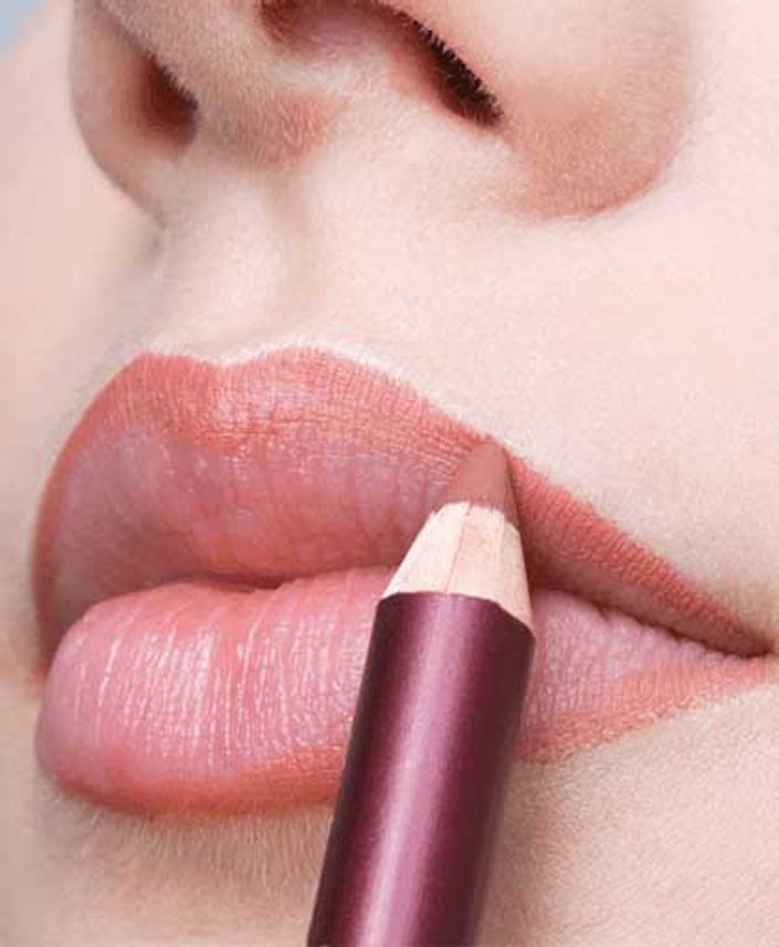 ’90s Beauty Trends We Love (and Some We Love to Hate)