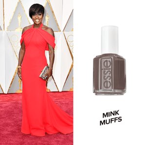 Viola Davis wearing Essie Mink Muffs nail polish