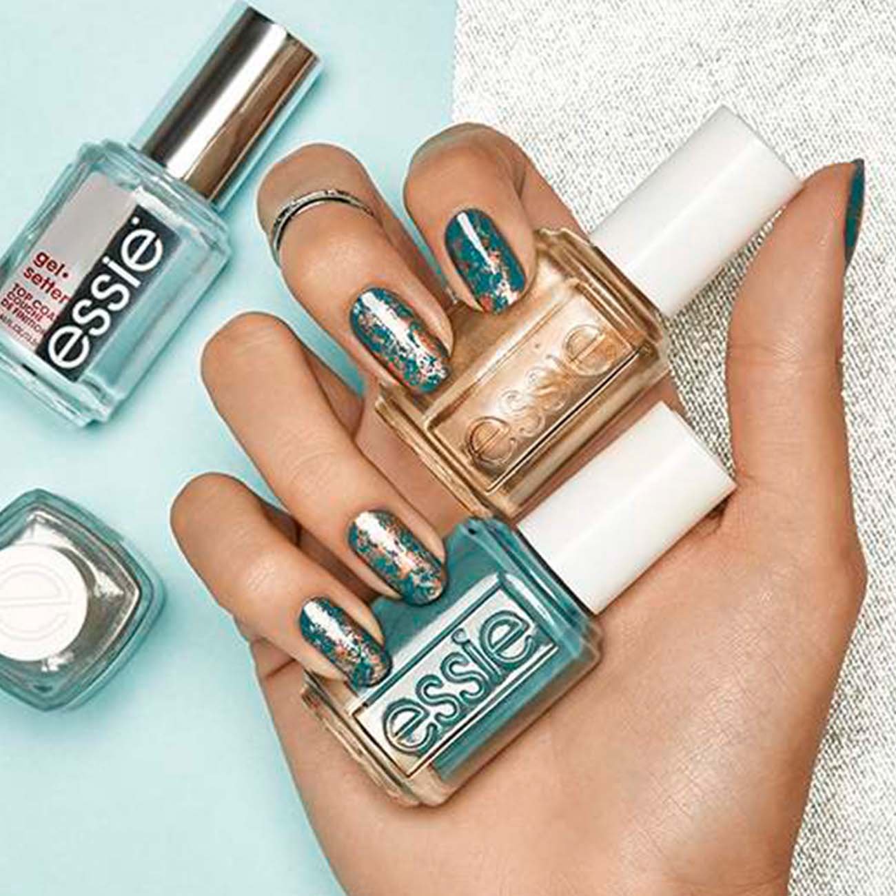 The Metallic Marble Nail Art You Can Do At Home The Metallic Marble Nail Art You Can Do At Home