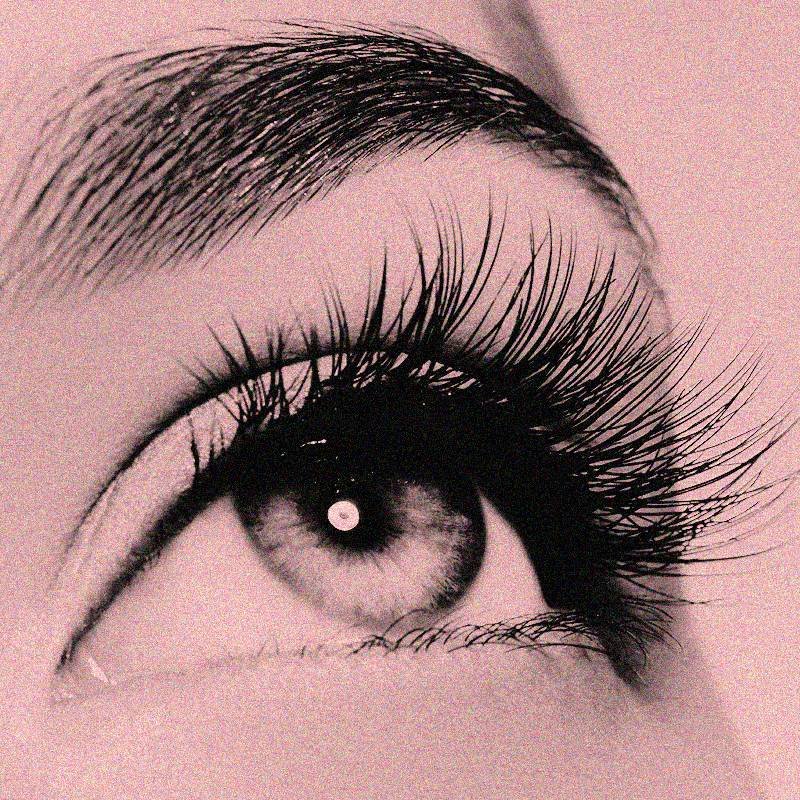 Expert Tips to Make False Eyelashes Look Real