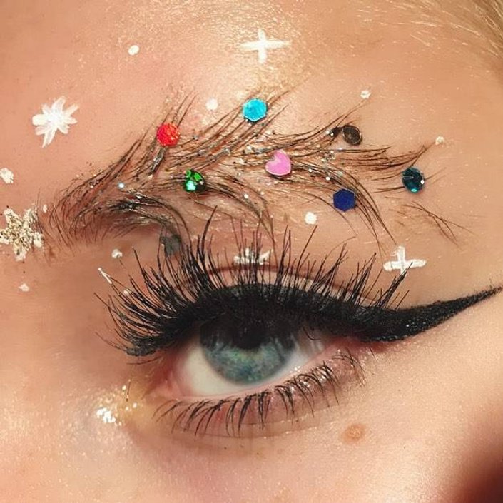 Christmas Tree Brows Are the Most Festive Thing to Ever Happen