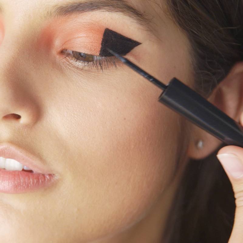 Graphic Eye Makeup Video Tutorial | Makeup.com