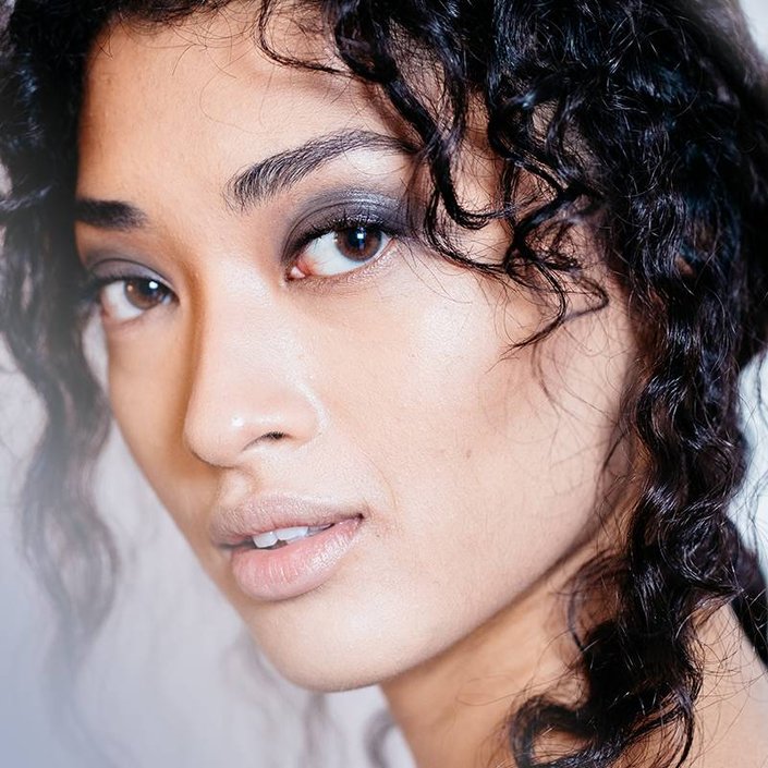 Holiday Makeup Tips to Follow This Season (and the Ones You Should Avoid)