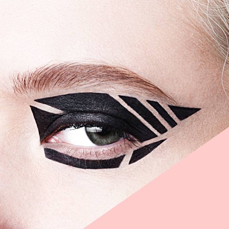 Geometric Liner Might Just be Our Favorite Trend RN