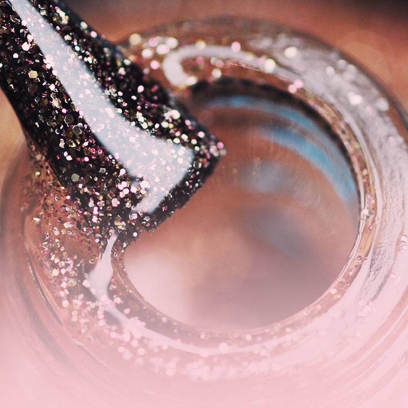 5 Rose Gold Nail Polishes That Will Turn You Into a Metallic Goddess