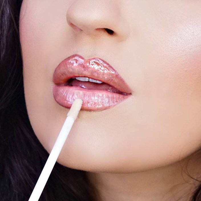 Expert Advice: How to Fake Fuller Lips with Lip Liner 