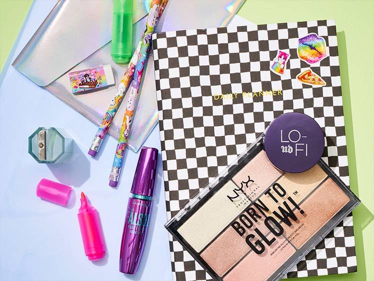 The Perfect Back-To-School Makeup Tutorial for You — According to a Beauty Vlogger 