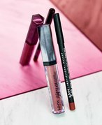 Why Wearing Lip Liner Under Your Lip Gloss Will Become Your New Favorite Beauty Hack