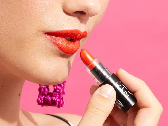 How to Choose the Best Red Lipstick for Your Skintone