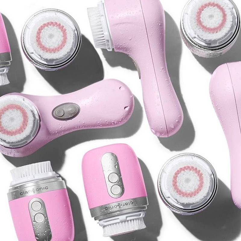 How To Use A Clarisonic Cleansing Brush Makeup Com Makeup Com How To Use A Clarisonic Cleansing Brush Makeup Com Makeup Com