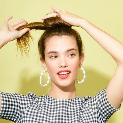 The Perfect Messy Bun in 3 Easy Steps