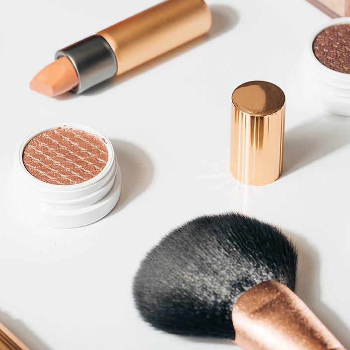 A Guide To Makeup Expiration Dates Makeup Com Makeup Com