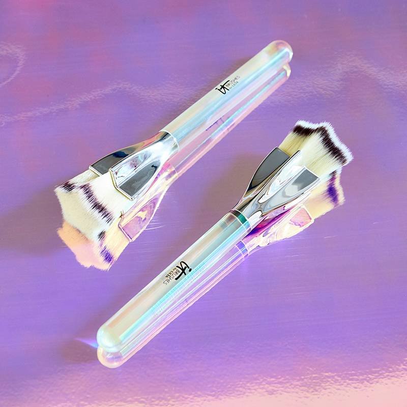 This Star-Shaped Makeup Brush is the Perfect Combination of Extra and Patriotic