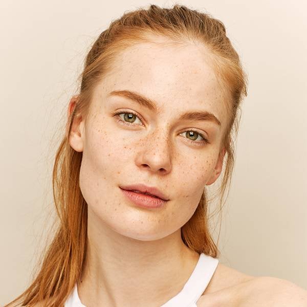 How To Wear Makeup With Freckles