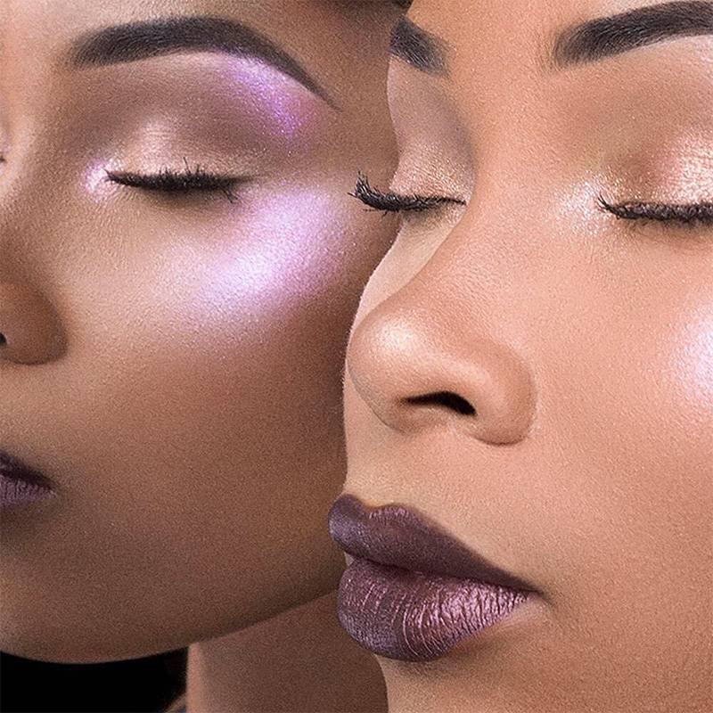 How To Wear Holographic Highlighter