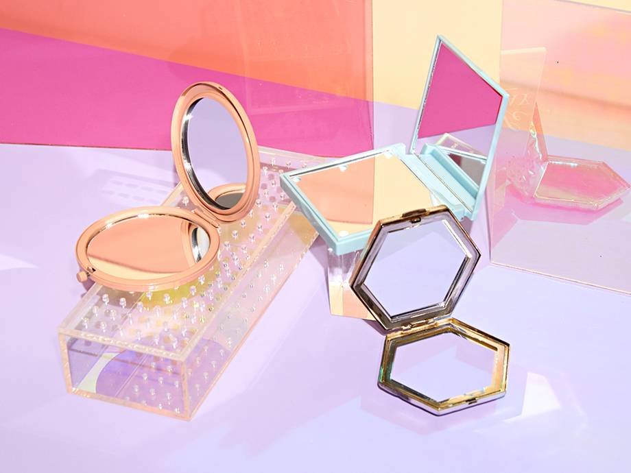 Compact deals magnifying mirror
