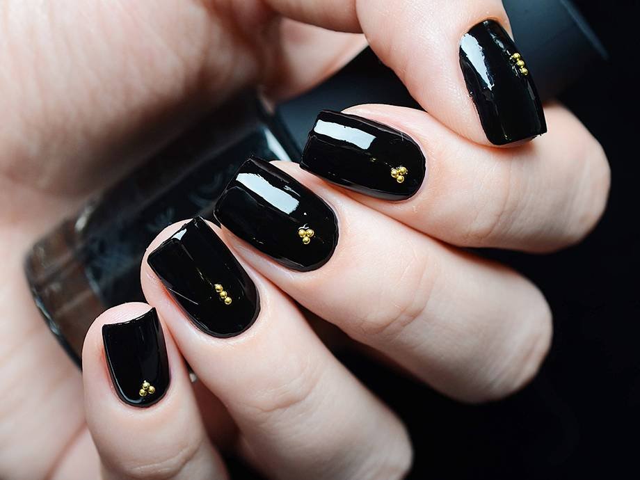 design to do on black nail polish