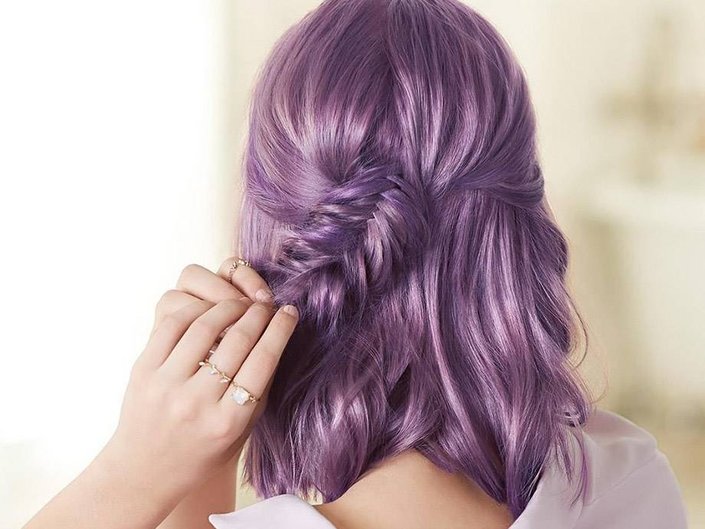 How to Do a Messy Fishtail Braid In 5 Minutes or Less