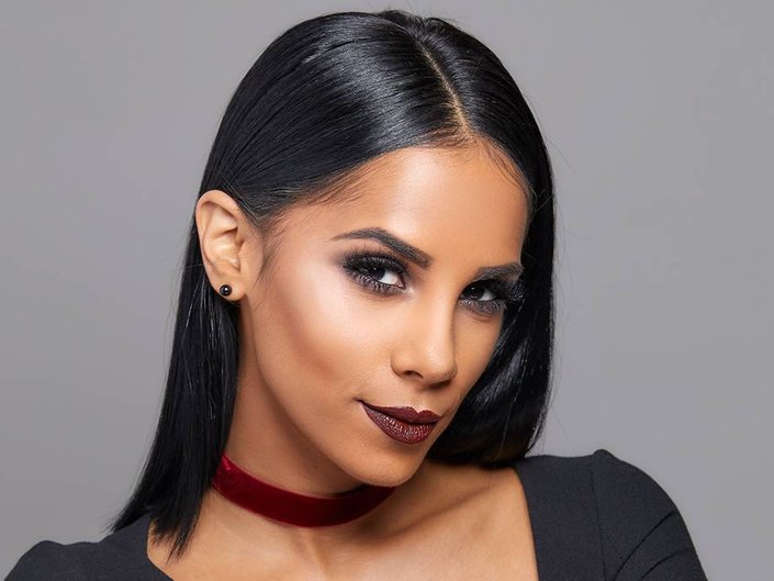Wow, This Vampire Makeup Is a Halloween Vibe