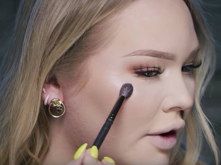 ATTN: Maybelline x NikkieTutorials Just Dropped A New Masterchrome Highlighter And We’re Obsessed