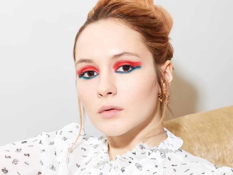 This Duo-Chrome Eye Makeup Tutorial Is a Lifesaver