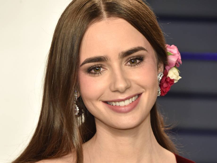 Lily Collins’ Rosy Makeup Look Was Perfection On The Red Carpet Last Night