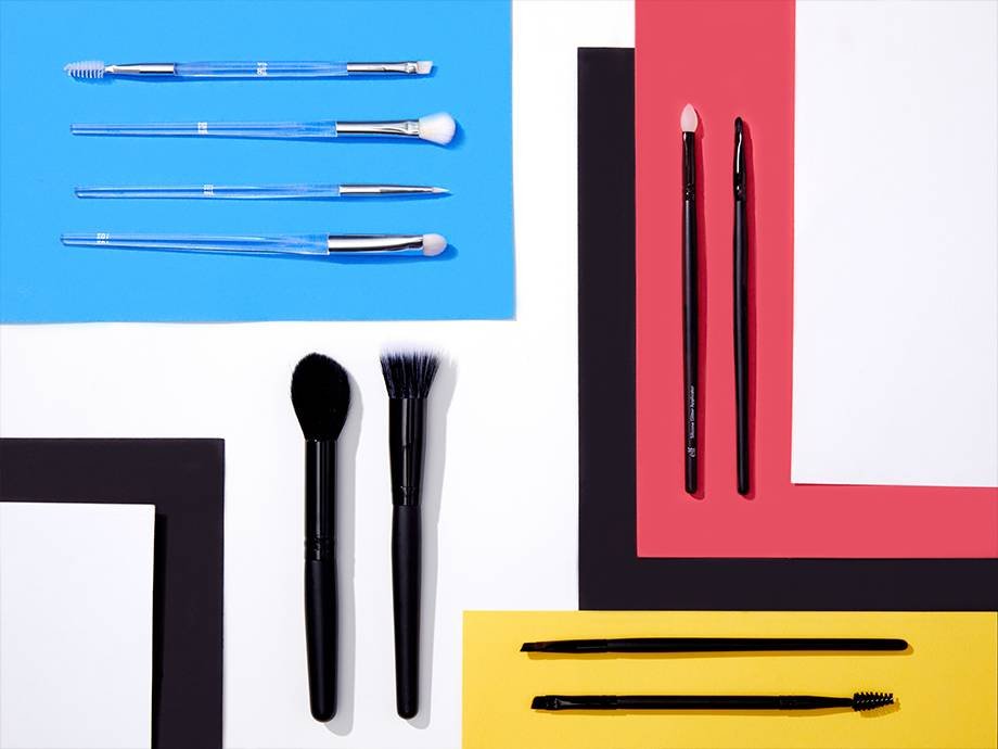 various makeup brushes