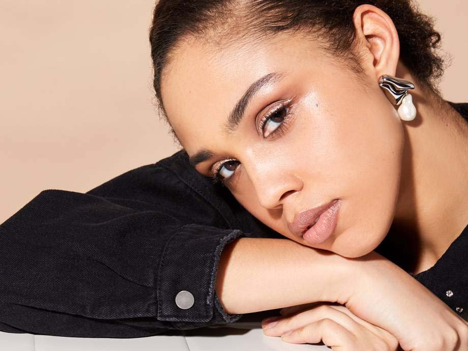 The Best Way to Apply Glitter Eyeliner