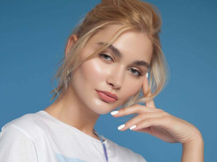 Redditors Weigh In On How to Achieve “Second Skin” Foundation