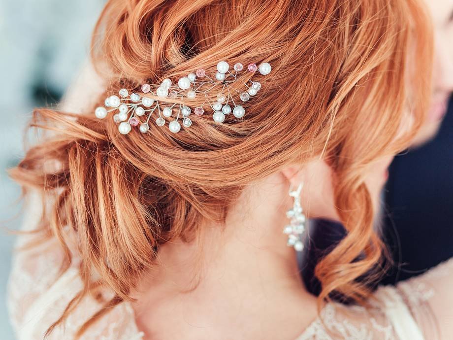affordable-wedding-hair-accessories-for-brides