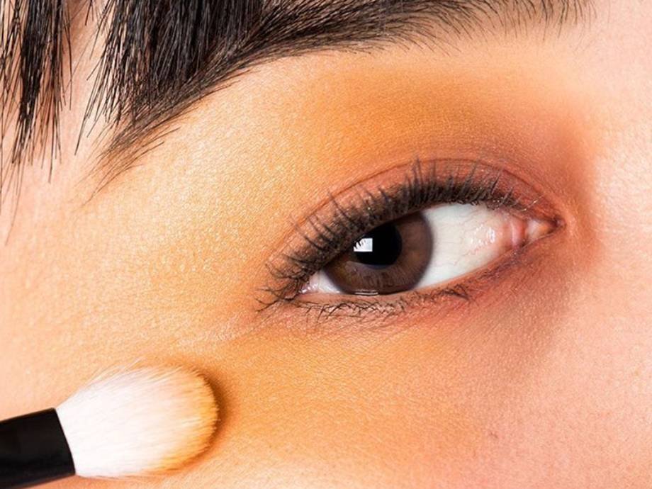 Reddit is Going Crazy Over This Yellow Blush Makeup Look 