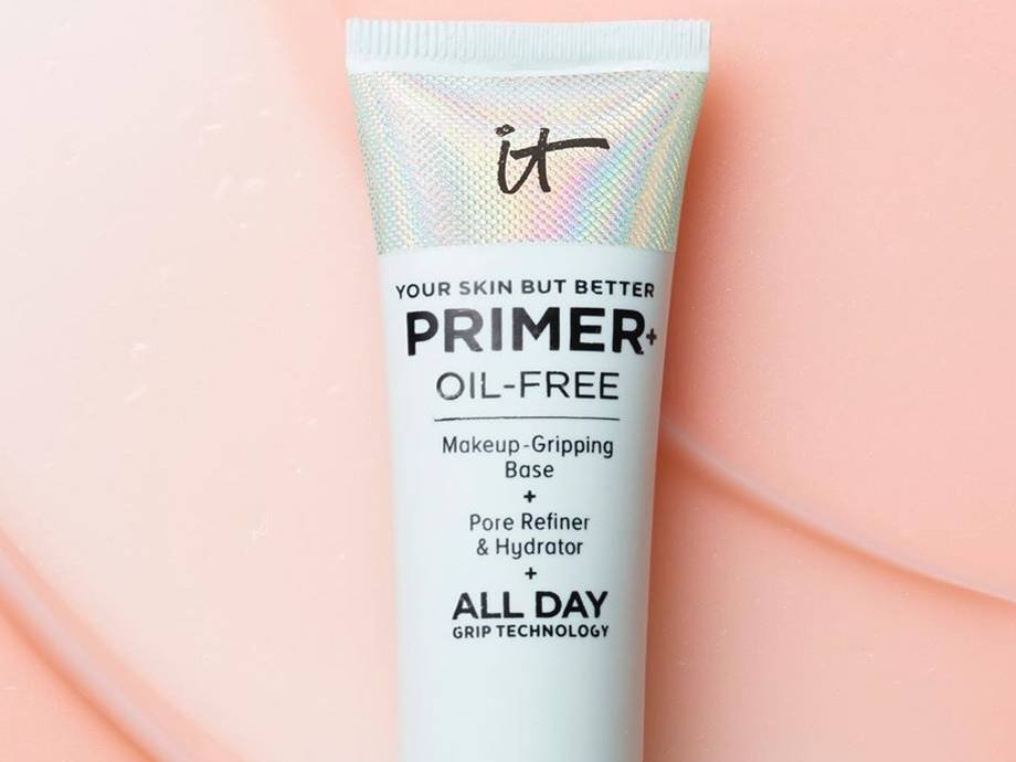 This New Oil-Free Primer Is Basically a Magnet for Your Makeup