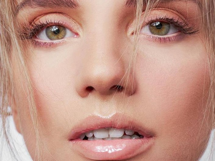 person wearing natural makeup