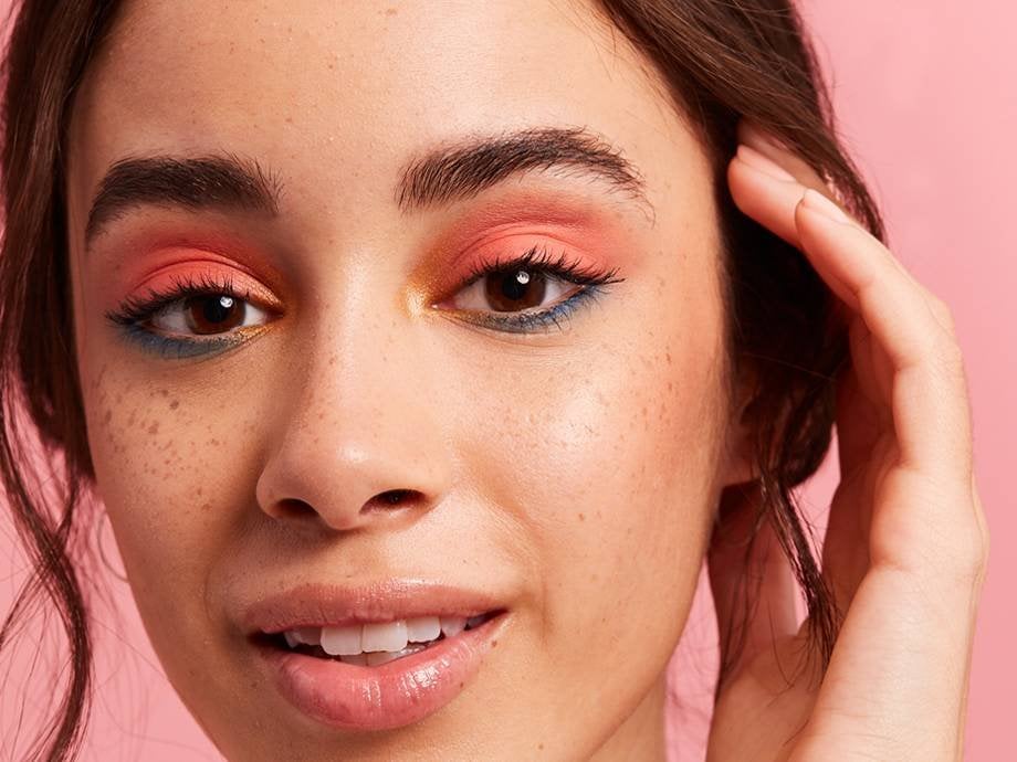 Best Makeup to Wear With a White Dress