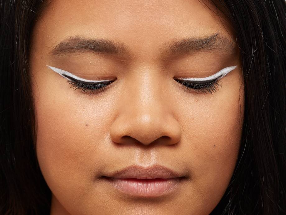 Makeup Artist Tips For Applying Eyeliner Makeup Com