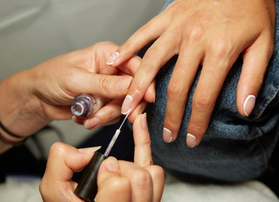 We’re Obsessing Over the Mod Manicures at KITH NYFW SS20 — Here’s How to Recreate Them 