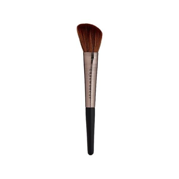 The 6 Best Brushes for Contouring