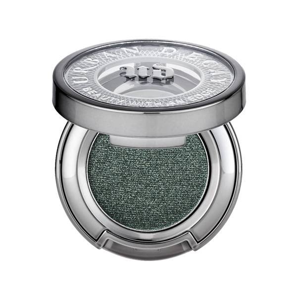 The Best Green Eyeshadow For Your Skin Tone Makeup Com The Best Green Eyeshadow For Your Skin Tone Makeup Com