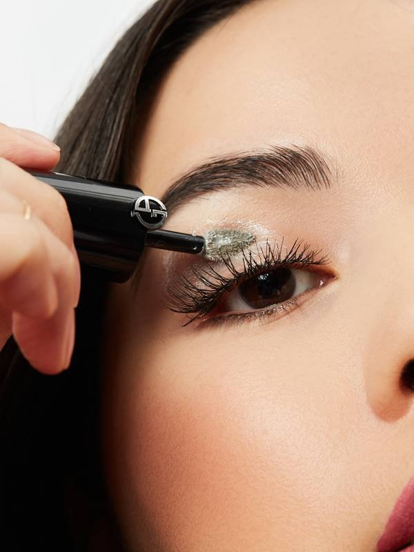 How To Apply Liquid Eyeshadow Makeup Com