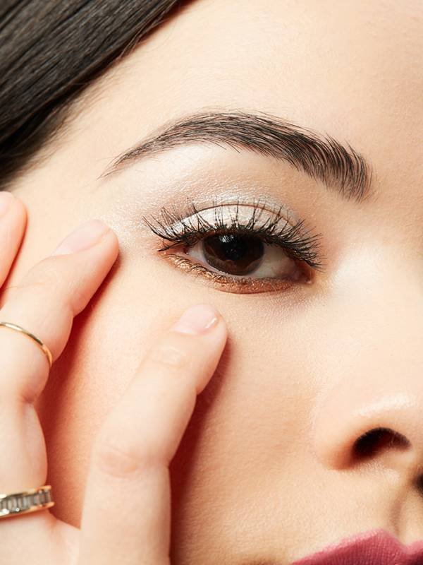 how-to-apply-liquid-eyeshadow