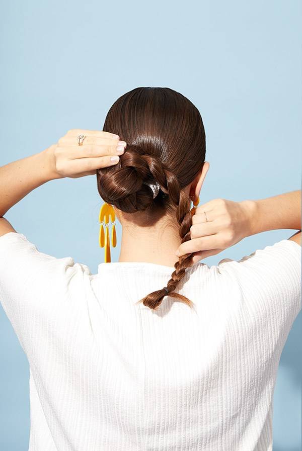 How To Get The Perfect Low Bun In 4 Easy Steps Makeup Com This is the ultimate gallery of bun styles which you can filter further with hair color, face type and more. perfect low bun in 4 easy steps