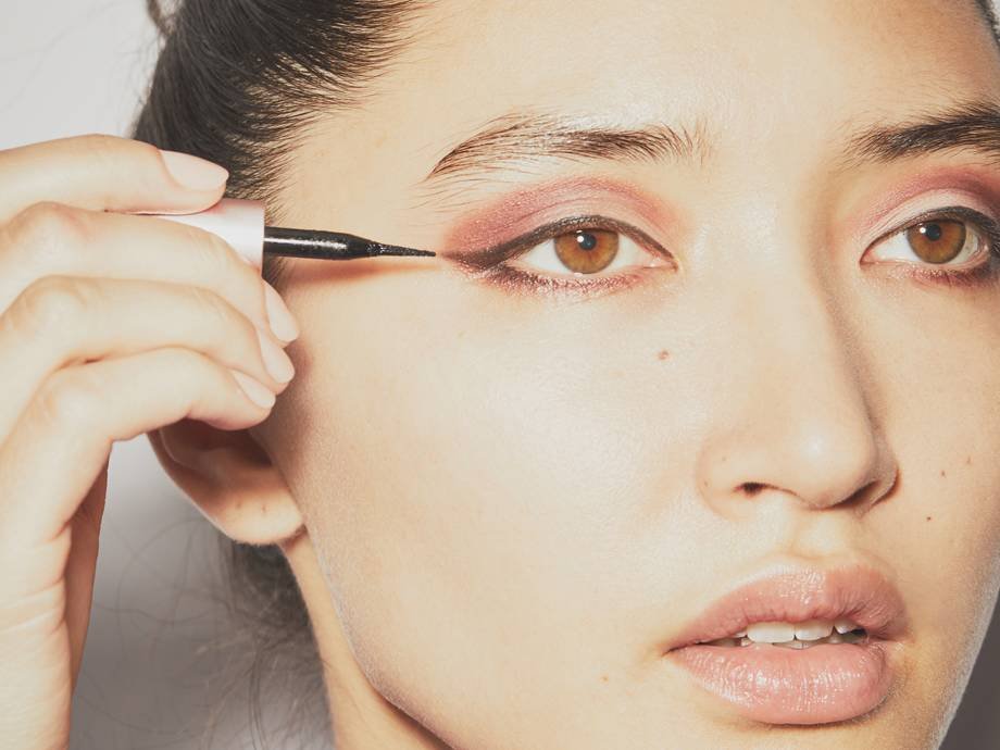 The Best Liquid Eyeliners For Oily Eyelids Makeup Com