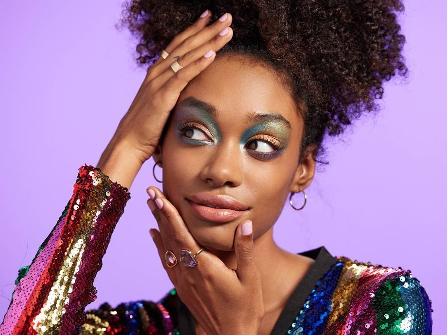 The Best Festive Holiday Makeup Looks You Can Wear All Day
