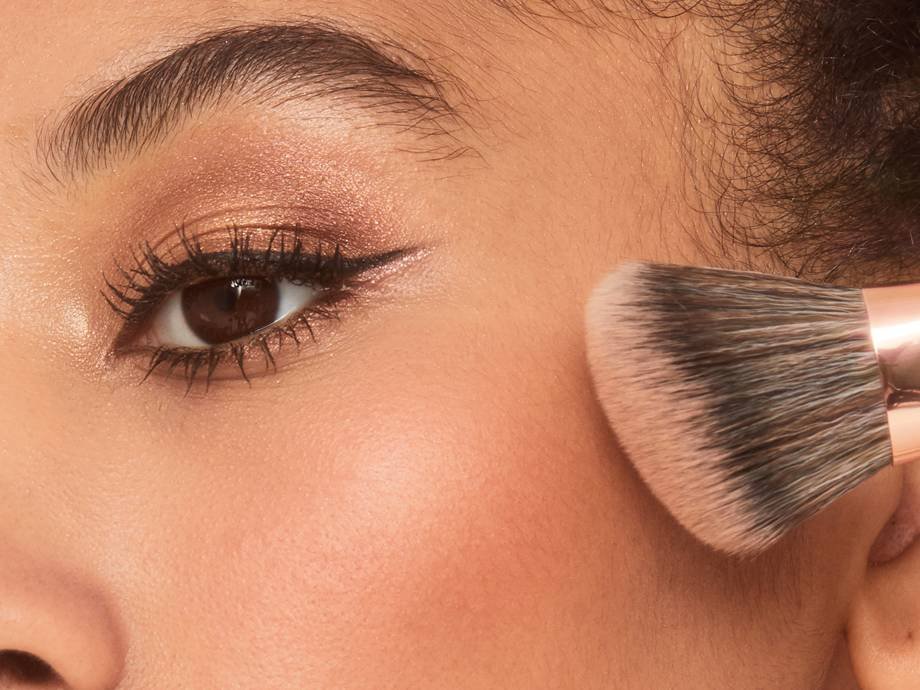 how to use blusher in makeup