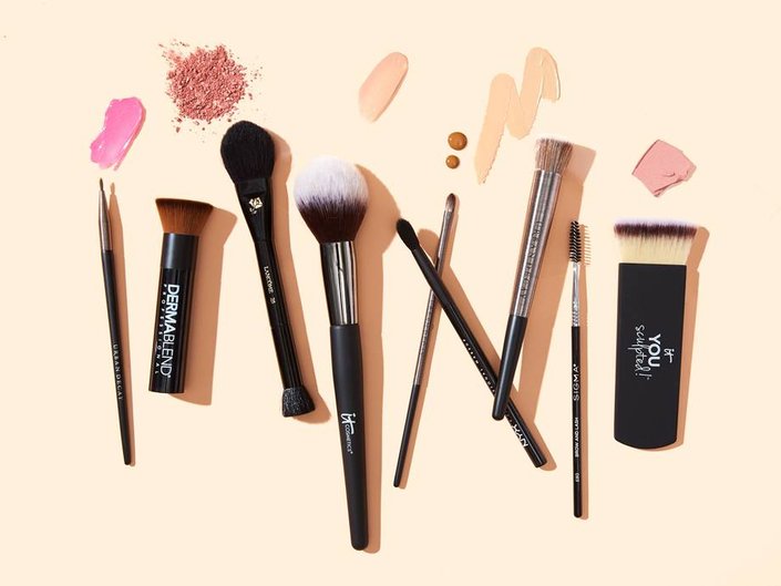 makeup brushes and makeup swatches