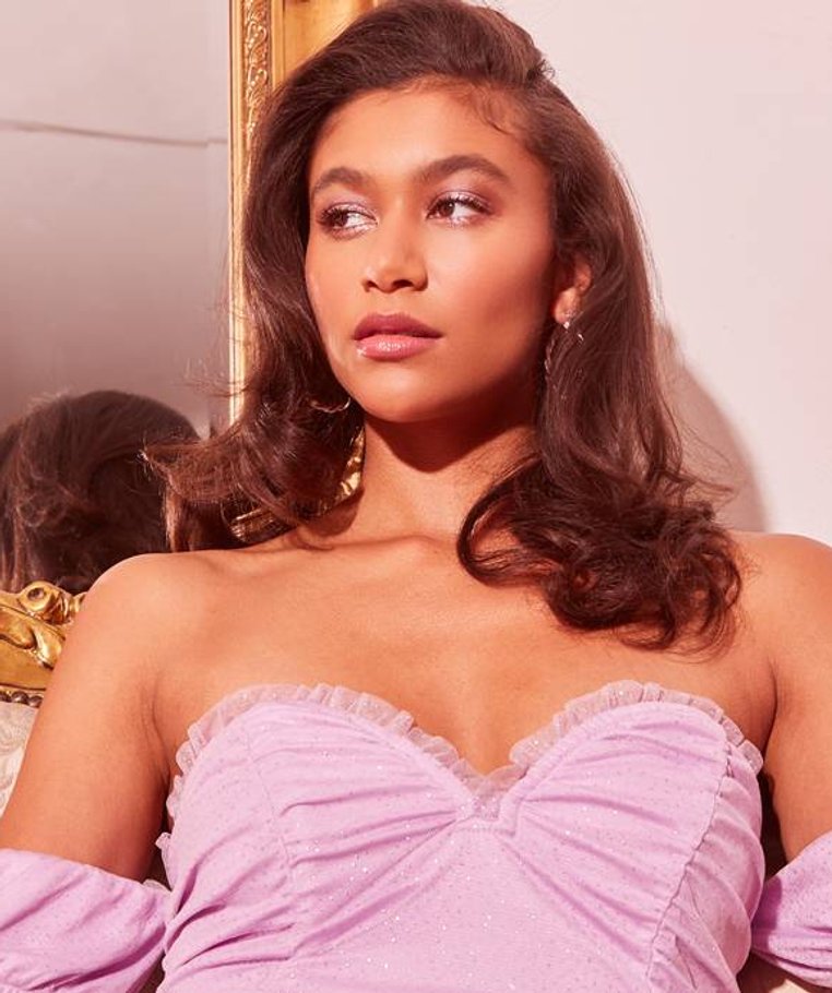 dark pink dress makeup look Romantic Valentine's Day Makeup Looks to Charm Your Date | VIVA GLAM MAGAZINE