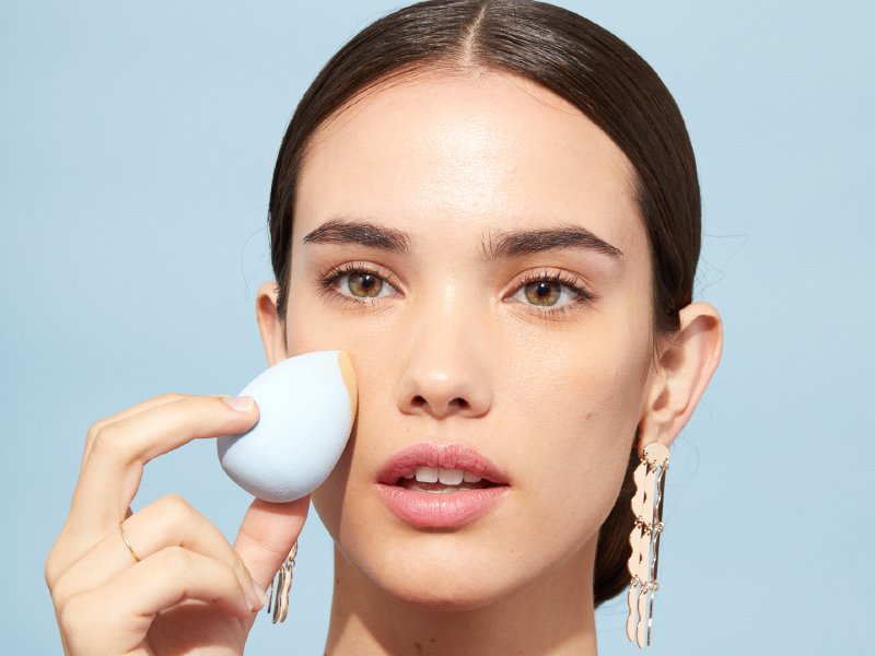 Should Eyeshadow Be Applied Before or After Foundation? by L'Oréal | Makeup .com