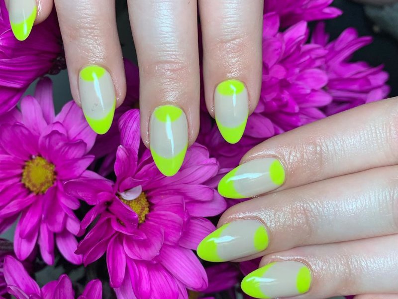 Almond Nail Art Looks