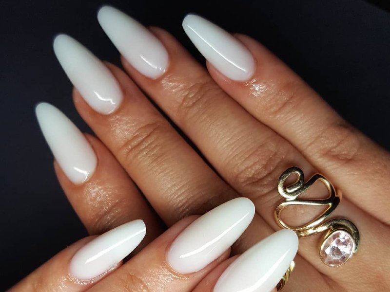 Milky Nails Are The Manicure Trend You Need To Try Makeup Com Milky Nails Are The Manicure Trend You Need To Try Makeup Com